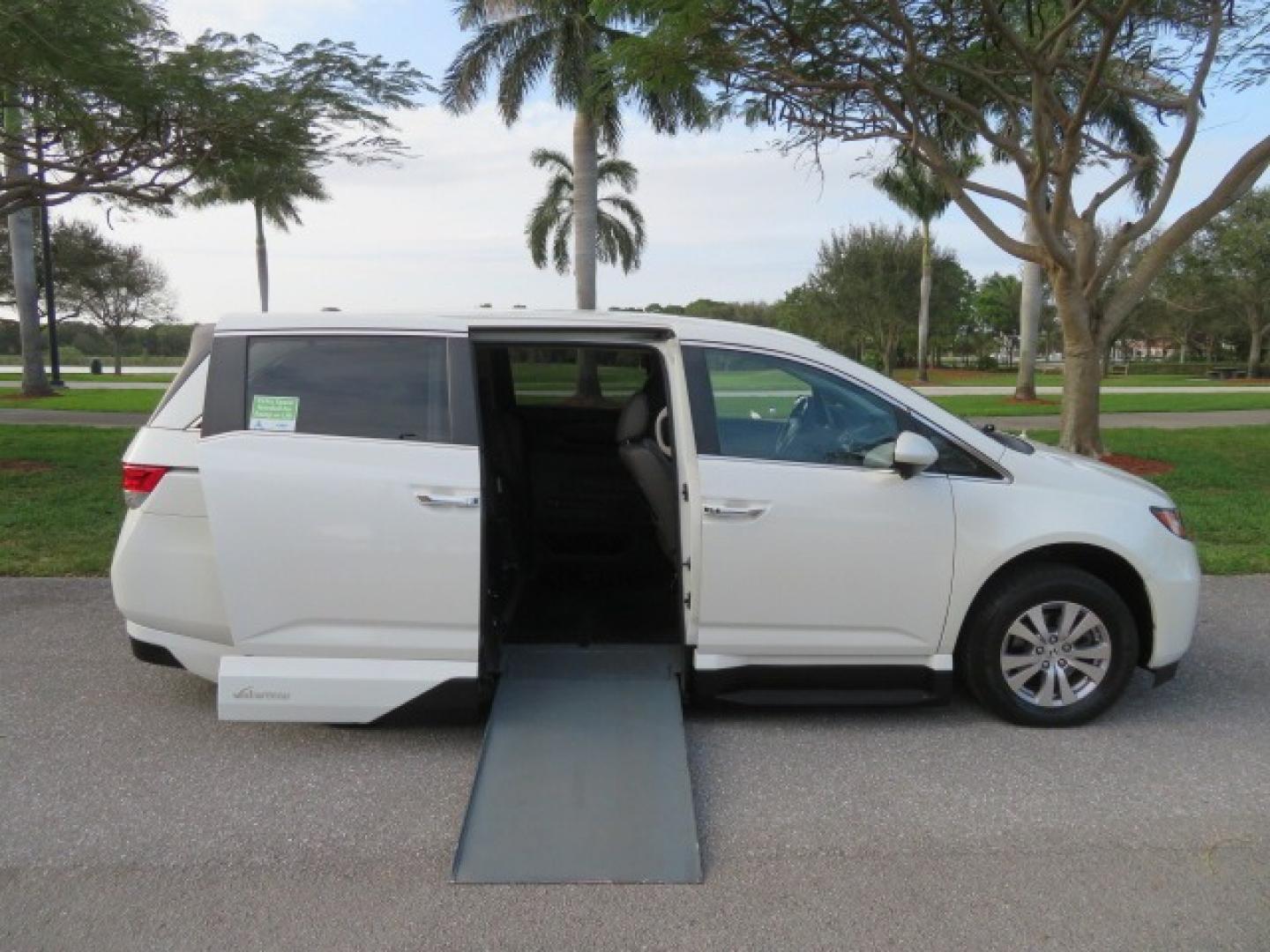 2016 White /Truffle Honda Odyssey (5FNRL5H63GB) , Automatic transmission, located at 4301 Oak Circle #19, Boca Raton, FL, 33431, (954) 561-2499, 26.388861, -80.084038 - You are looking at Gorgeous Pearl White Diamond 2016 Honda Odyssey EX-L VMI Northstar Handicap Wheelchair Conversion Van with 79K Original Miles, In-Floor Power Side Entry Ramp with Kneeling Van Function, Passenger Side 6 Way Transfer Seat, Quick Release Driver's Seat, Hand Controls, Tie Down System - Photo#48